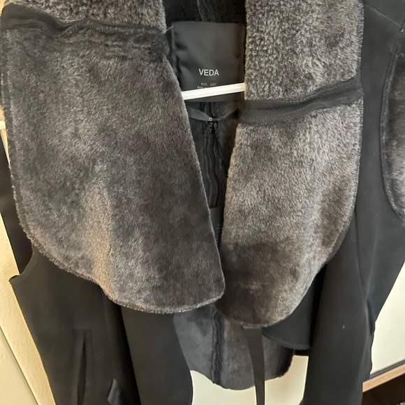 VEDA shearling and leather vest - Picture 2 of 10